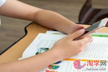 中小学生利用手机做作业的机会多吗